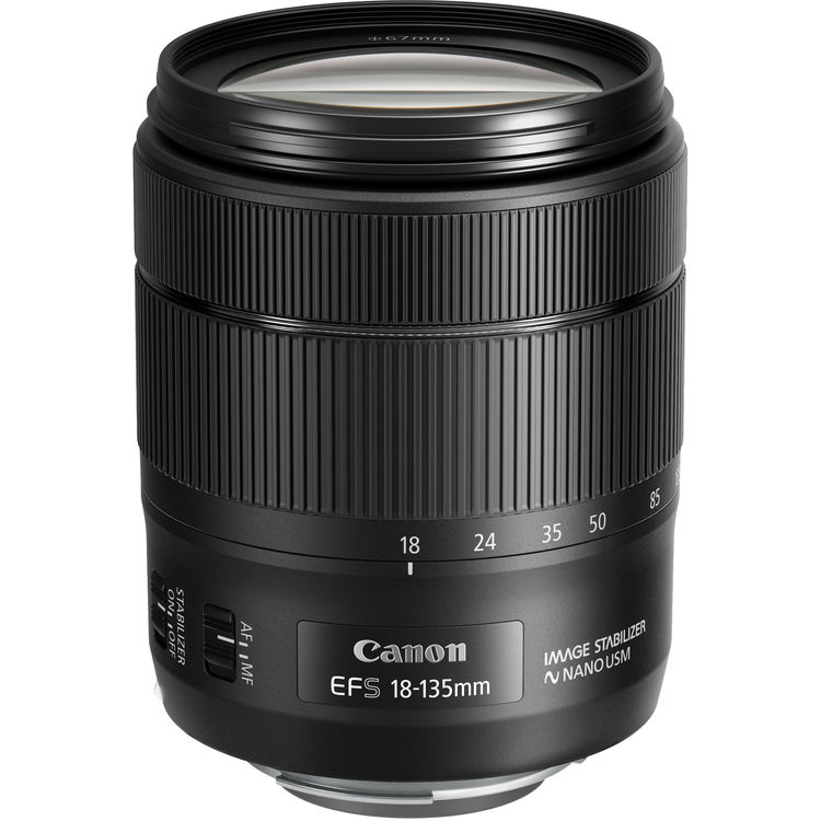 Canon EF-S 18-135mm f/3.5-5.6 